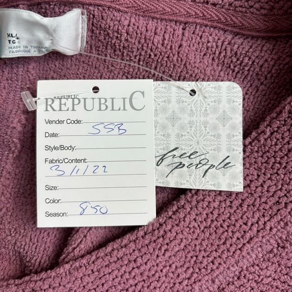 Free People Beach Shadow Crew Blouson-Sleeve Pull Over Sweater Mauve Size XL - Picture 9 of 17